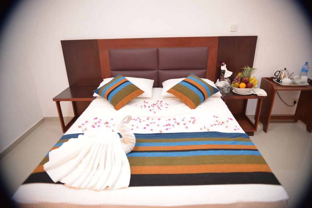 Hotel Kamrel كورونيغالا الغرفة الصورة